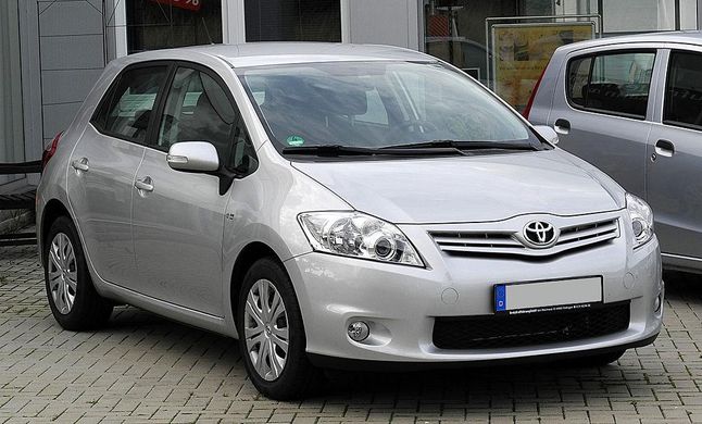 радіатор кондиціонера Toyota Auris від 2006g. з двигуном 1.4